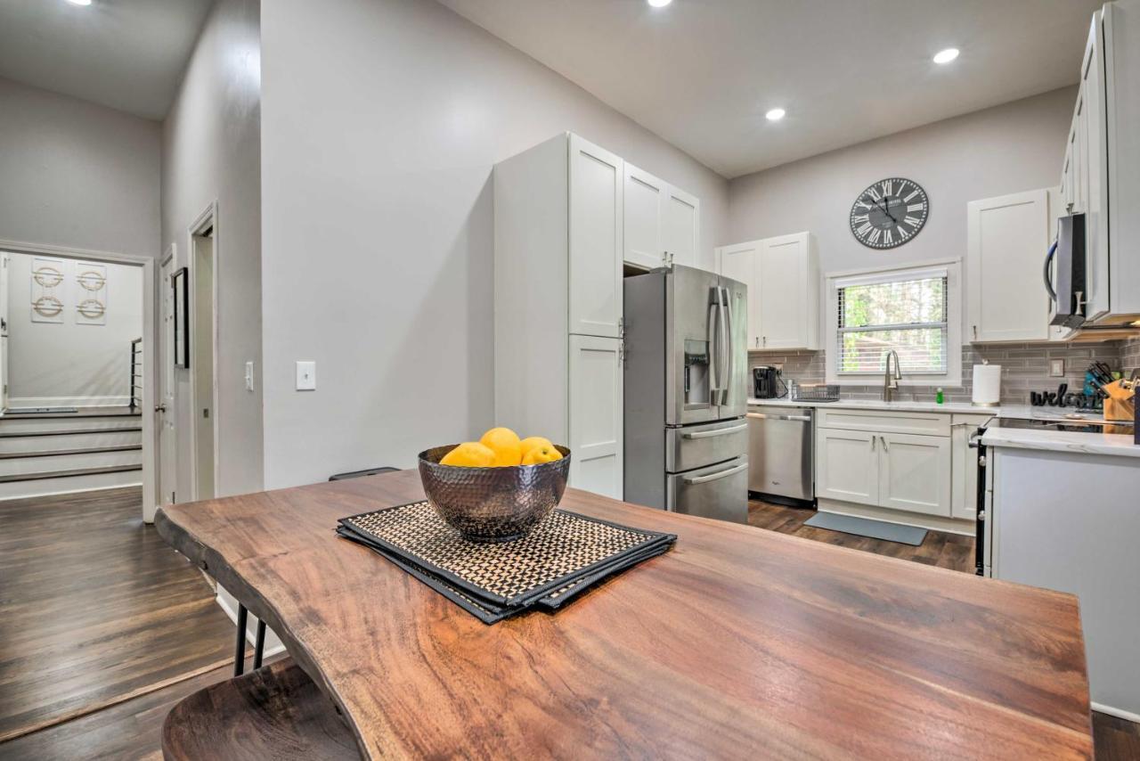 Atlanta Retreat With Deck In Greenbriar Area! Екстериор снимка